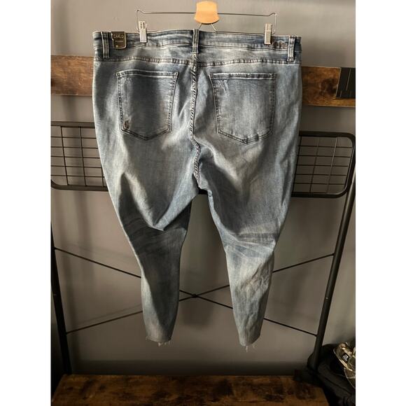 Kut from the Kloth Carlo Ankle Skinny Distressed Jeans | 24W - Picture 6 of 6